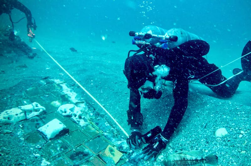 Search operation for Challenger debris