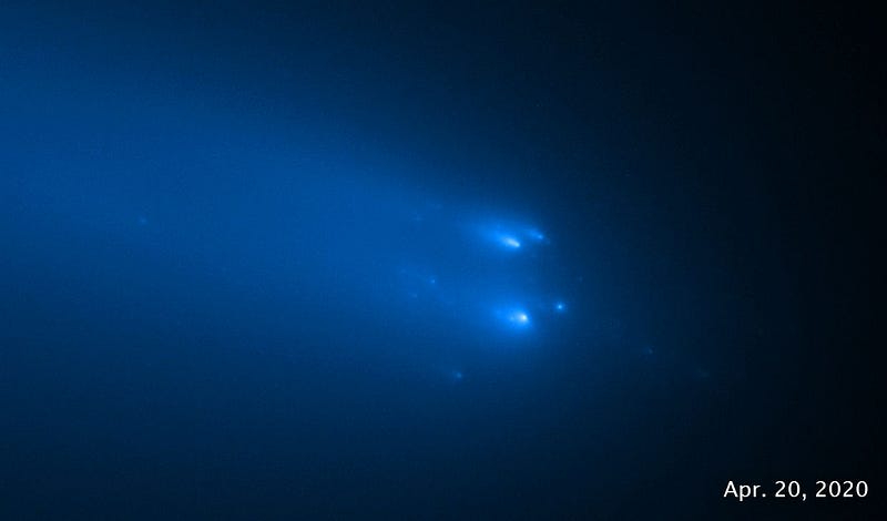 Hubble's image of Comet Atlas's breakup on April 20, 2020.